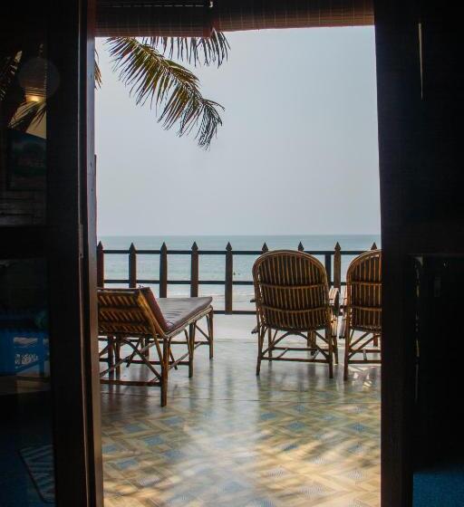 חדר דלוקס עם מרפסת נוף לים, O3 Beach Resort