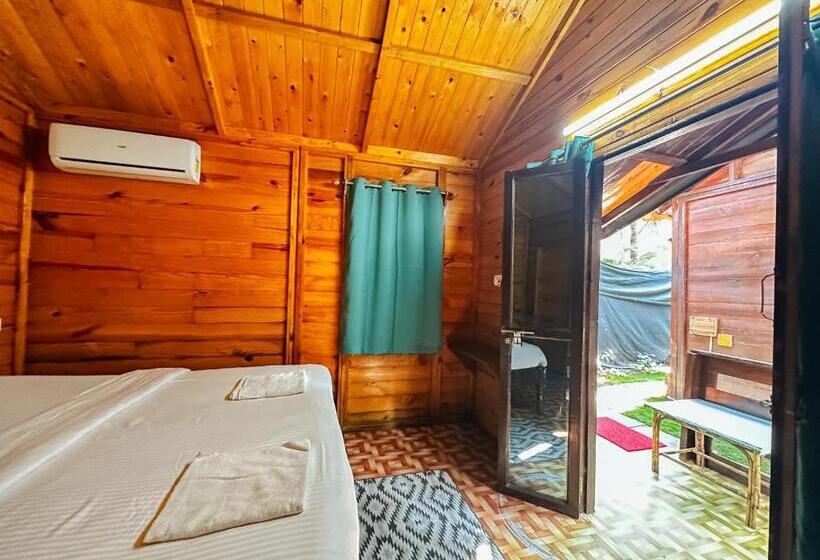 חדר דלוקס עם מרפסת, O3 Beach Resort