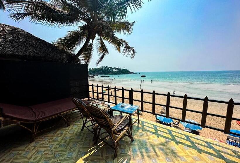 חדר דלוקס עם מרפסת נוף לים, O3 Beach Resort