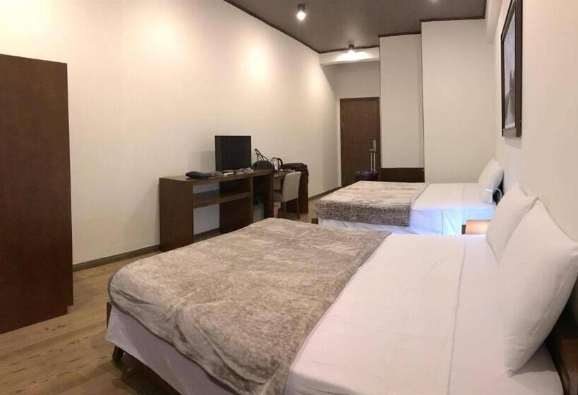 اتاق سوپریور چهار تخته, Oceanward Hotel & Resort