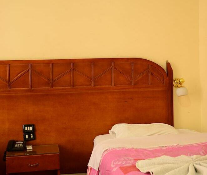 Habitació Triple Estàndard, Louris Inn