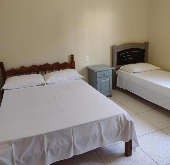 חדר סטנדרט לשלושה, Stela Maris