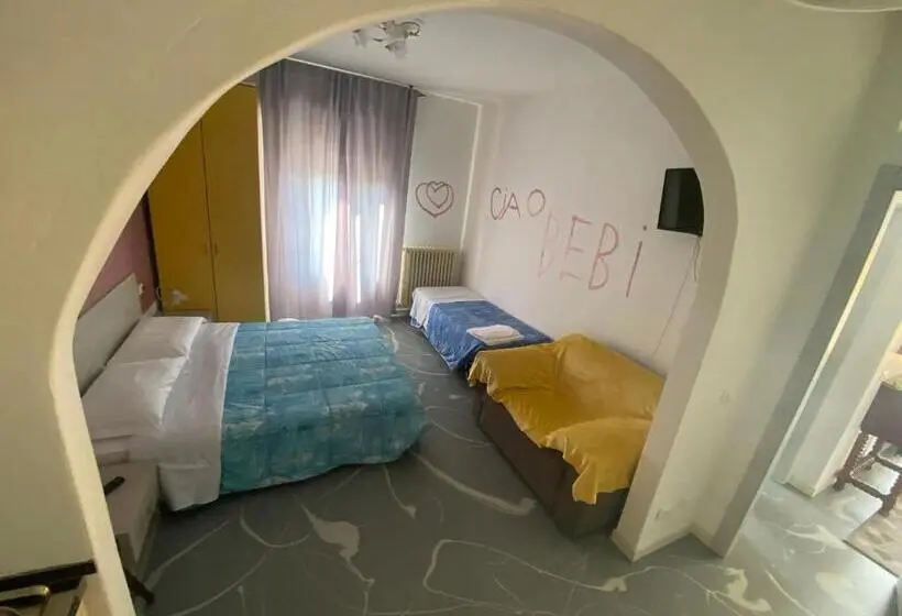 スタンダードトリプルルーム, Macloud Pub B&b