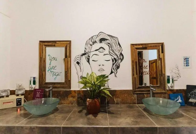 اتاق استاندارد سه تخته با سرویس بهداشتی مشترک, Zeneidas Surf Garden