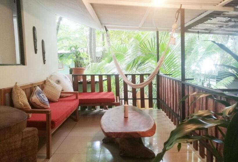 带1个卧室的带阳台的公寓, Zeneidas Surf Garden