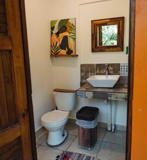 经济房, Zeneidas Surf Garden