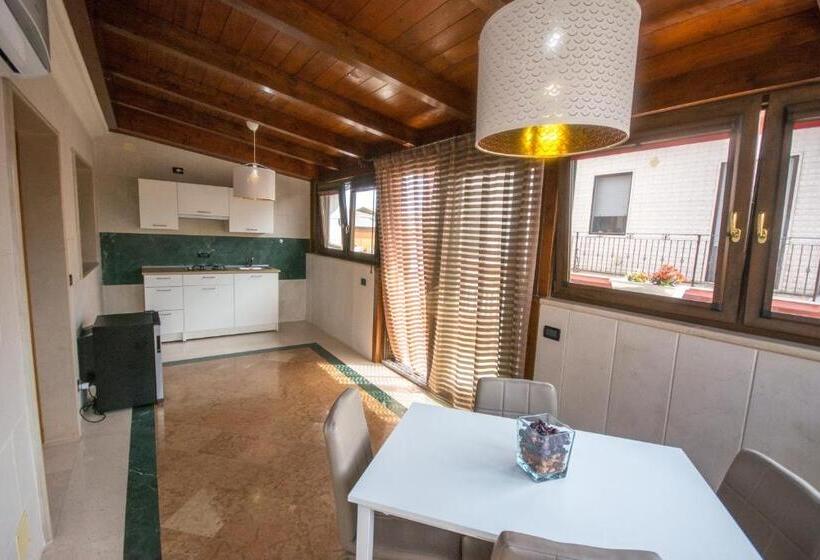 اتاق استاندارد با تخت بزرگ, Al Vecchio Fontanile