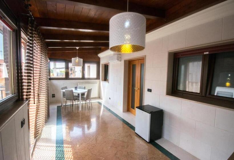 اتاق سوپریور سه تخته, Al Vecchio Fontanile