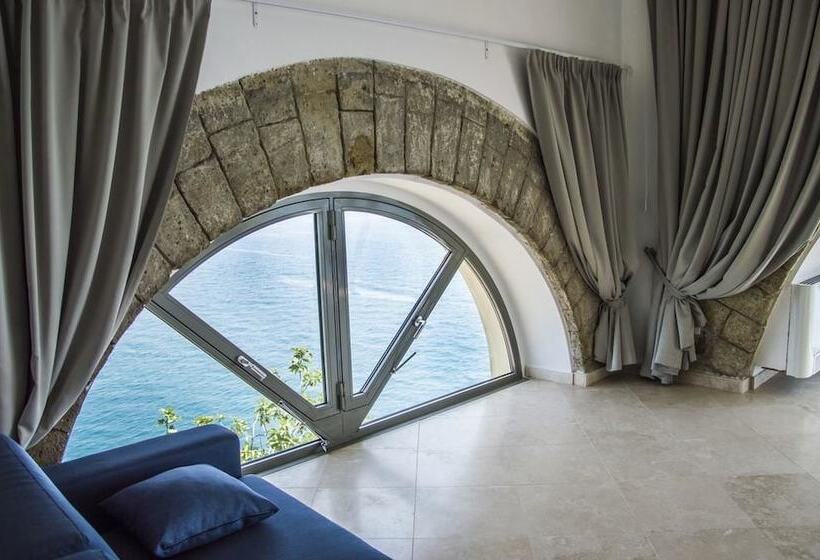 سوییت جونیور با چشم‌انداز دریا, Sunrise Guest House