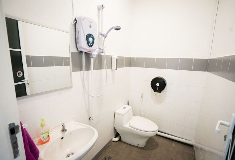 מיטה בחדר משותף, Cozy Hostel