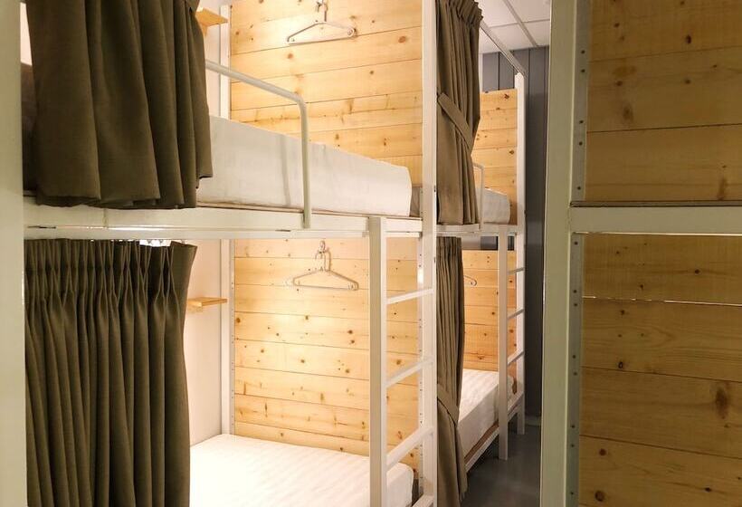 מיטה בחדר משותף, Cozy Hostel