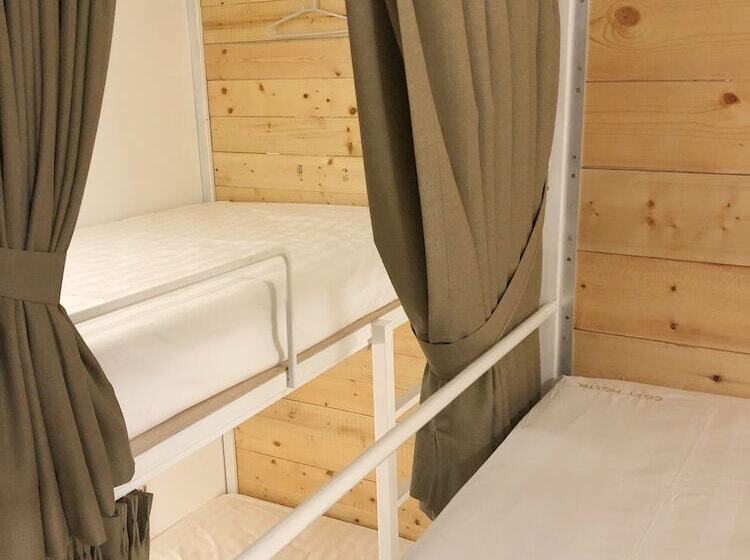 מיטה בחדר משותף, Cozy Hostel