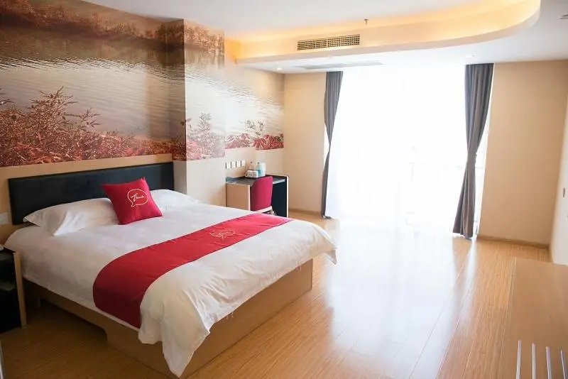 ファミリールーム, Thank Inn Plus Hotel Sichuan Neijiang Hongxing Red Star Macalline