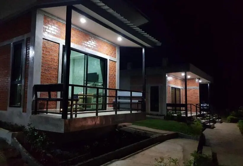 デラックストリプルルーム, Khao Kho Overview Resort