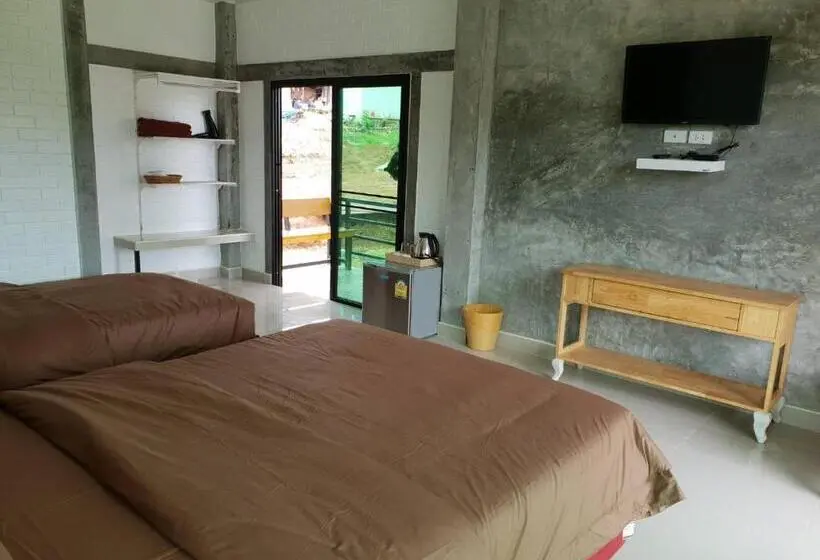 デラックストリプルルーム, Khao Kho Overview Resort