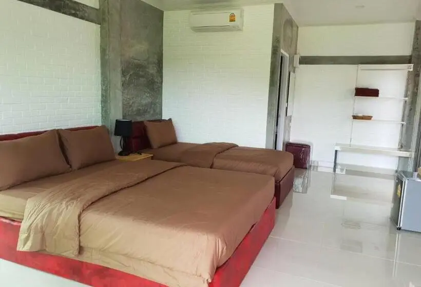 デラックストリプルルーム, Khao Kho Overview Resort