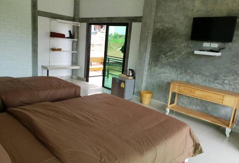 标准三人间, Khao Kho Overview Resort