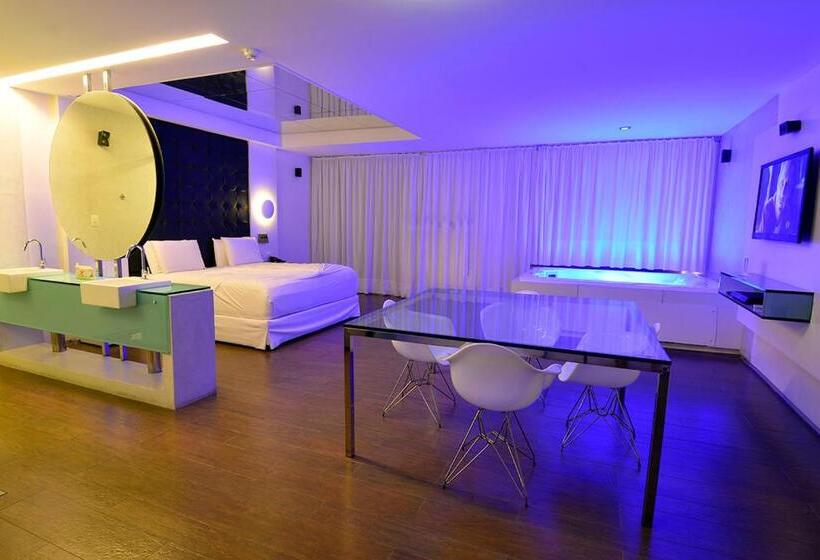 デラックススイート, Nexos Motel Piedade Adults Only