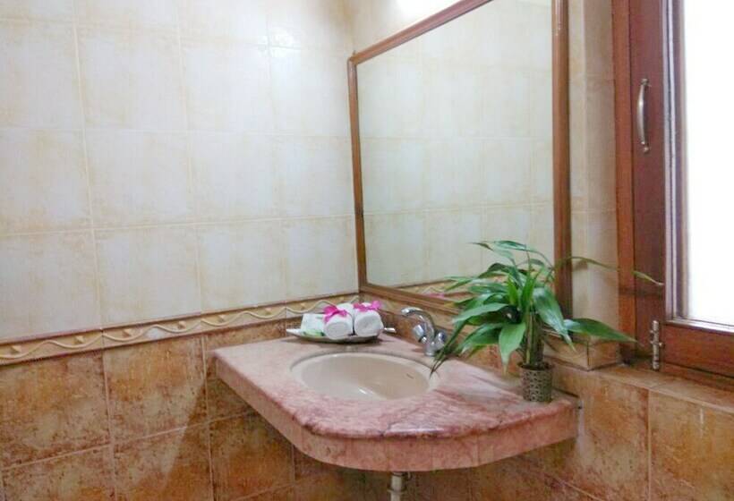 1 Sovrums Hus, Camp Riverwild