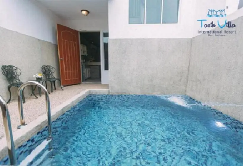 ツーベッドルーム　ヴィラ, Tasik Villa International Resort