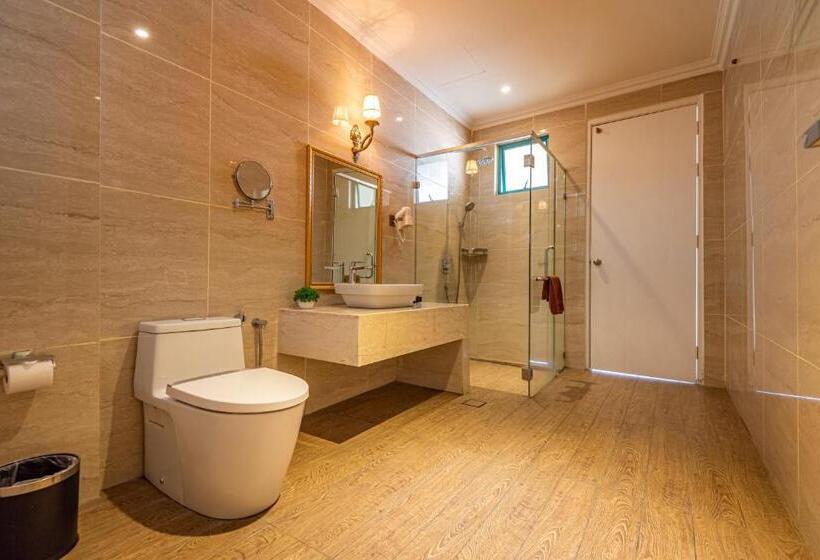 غرفة ديلوكس مزوَّدة بجاكوزي, Tasik Villa International Resort