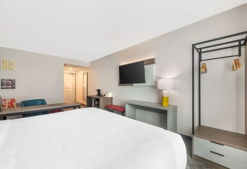 スイート, Comfort Suites Fort Myers East I 75