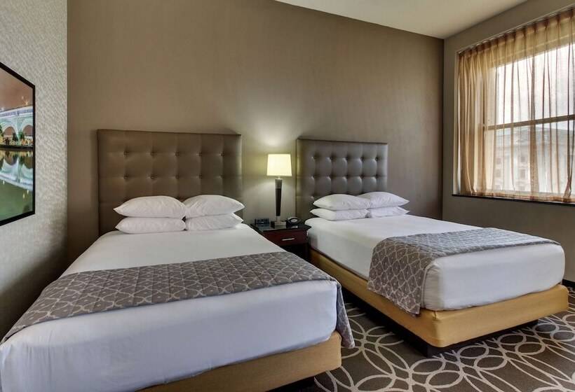 适用于残疾人士的豪华房间, Drury Plaza Hotel Cleveland Downtown