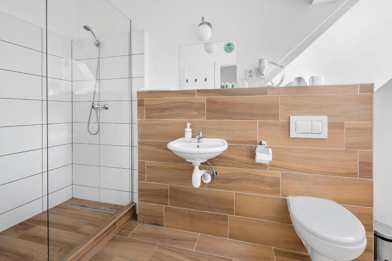 Háromágyas Standard Szoba, Elisabeth Old Town