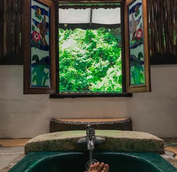 디럭스 룸, Jungle Inn Bukit Lawang