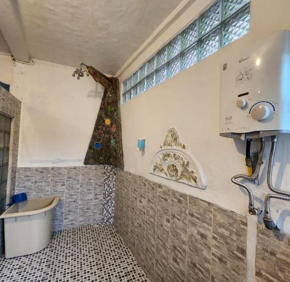 이코노미 룸, Jungle Inn Bukit Lawang