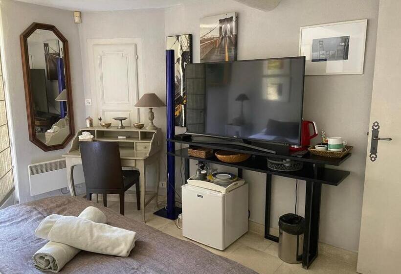 Номер Стандарт Вид на Сад, La Borie En Provence