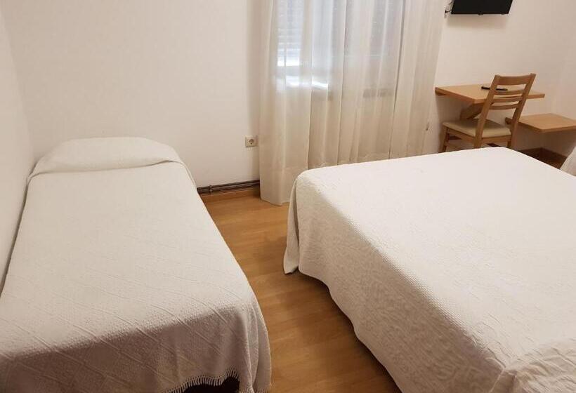 패밀리 룸, Padre Cruz