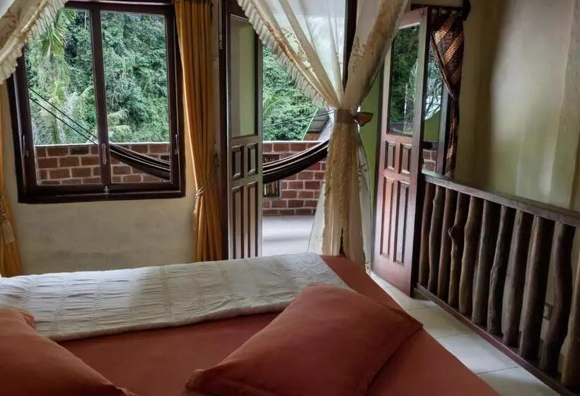 デラックスルーム, Sam S Bungalows And Treks