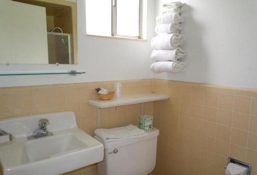 带2个双人床的标准工作室, Value Inn