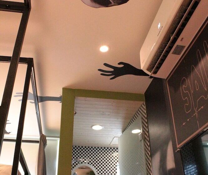 اتاق استاندارد چهار تخته, 逢甲驛站青年旅舍