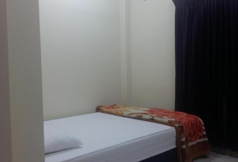 Chambre Supérieure, Bottomhill Palace