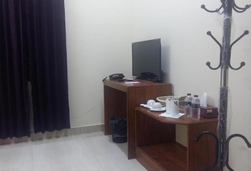 Chambre Supérieure, Bottomhill Palace