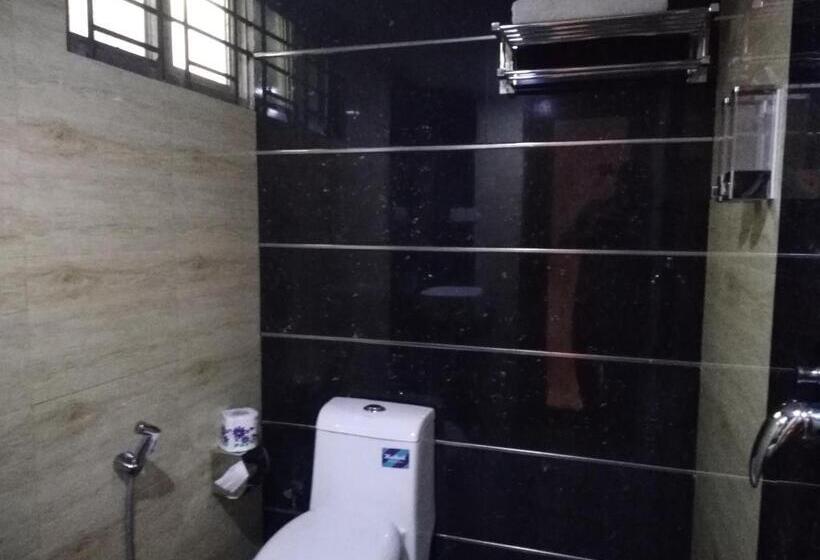 Chambre Economy, Bottomhill Palace