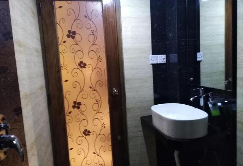 Chambre Economy, Bottomhill Palace