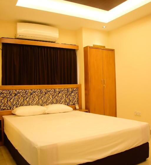 Chambre Familiale, Bottomhill Palace