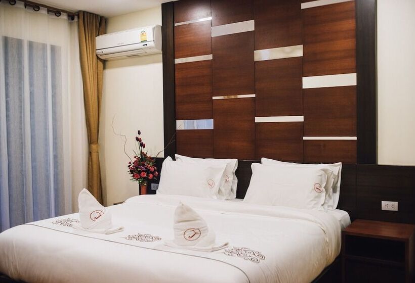 سوئیت با بالکن, Luxury Residence