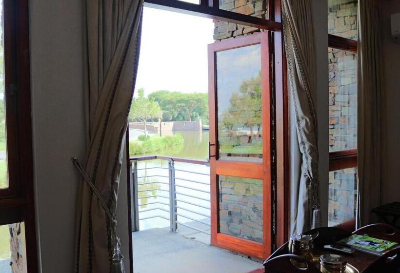 Номер Стандарт с Балконом, Riboville Boutique Hotel And Restaurant
