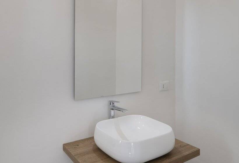 استودیوی استاندارد, Salento Residence & Suite