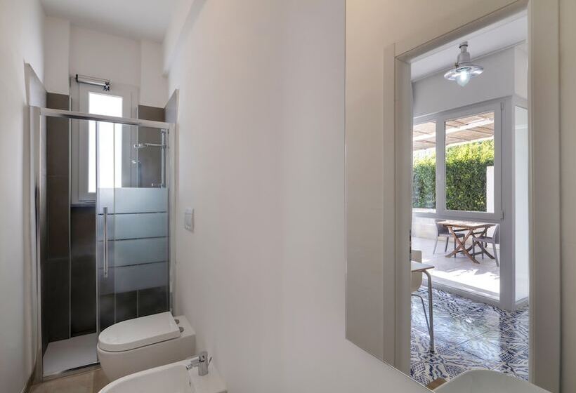 استودیوی استاندارد, Salento Residence & Suite