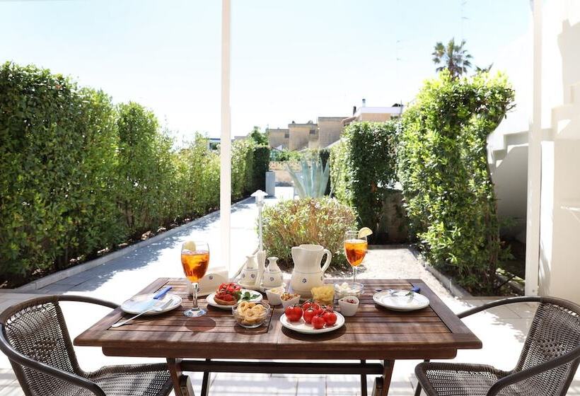 استودیوی استاندارد, Salento Residence & Suite