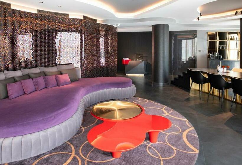 سوئیت با تخت بزرگ, W Dubai  The Palm