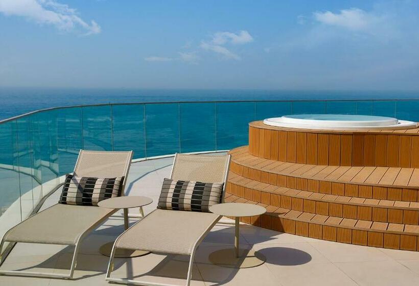 سوئیت با تخت بزرگ, W Dubai  The Palm