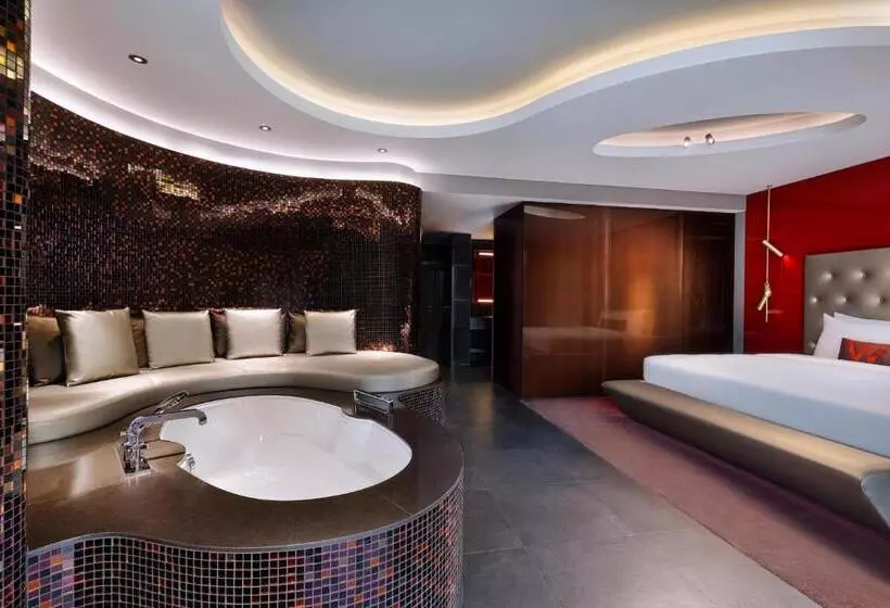 Suite King Bed