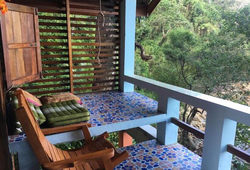 オーシャンビューのスタンダードバンガロー, Mama's Bungalows Koh Chang Ranong