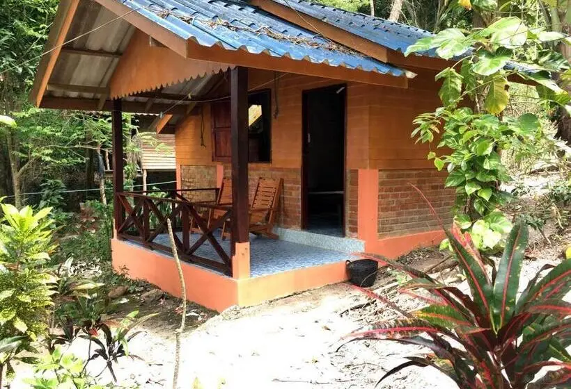 ガーデンビューのスタンダードバンガロー, Mama's Bungalows Koh Chang Ranong